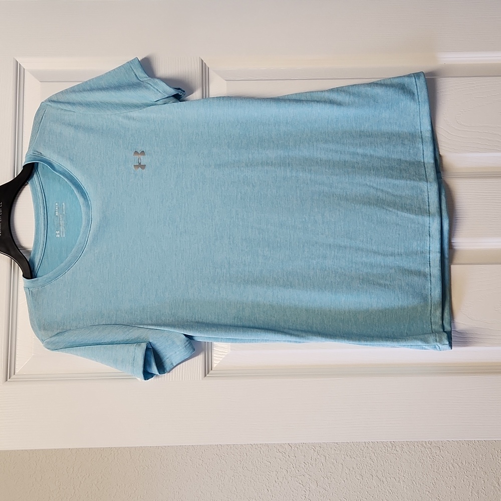 Under armour loose heat gear top